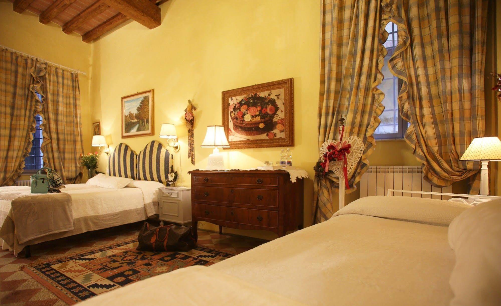 B&B Le Aquile Siena Bagian luar foto