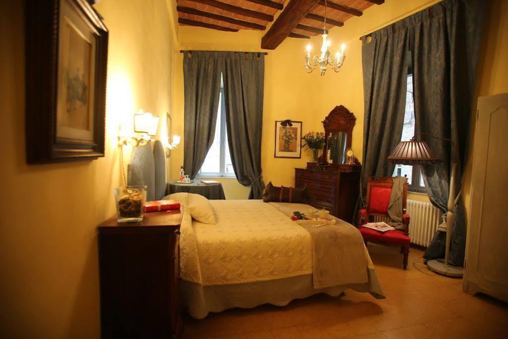 B&B Le Aquile Siena Bagian luar foto