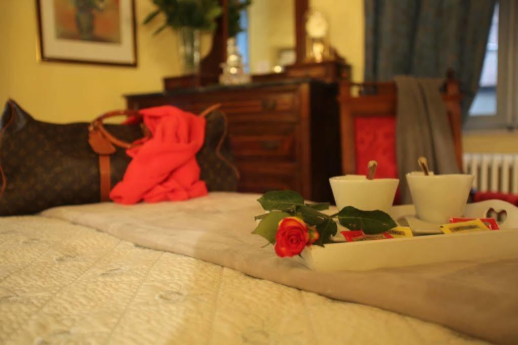 B&B Le Aquile Siena Bagian luar foto